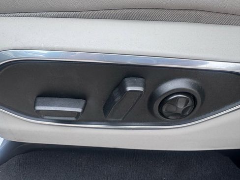 Used 2022 Jeep Wagoneer Series II w/ Flexible Seating Group image 14