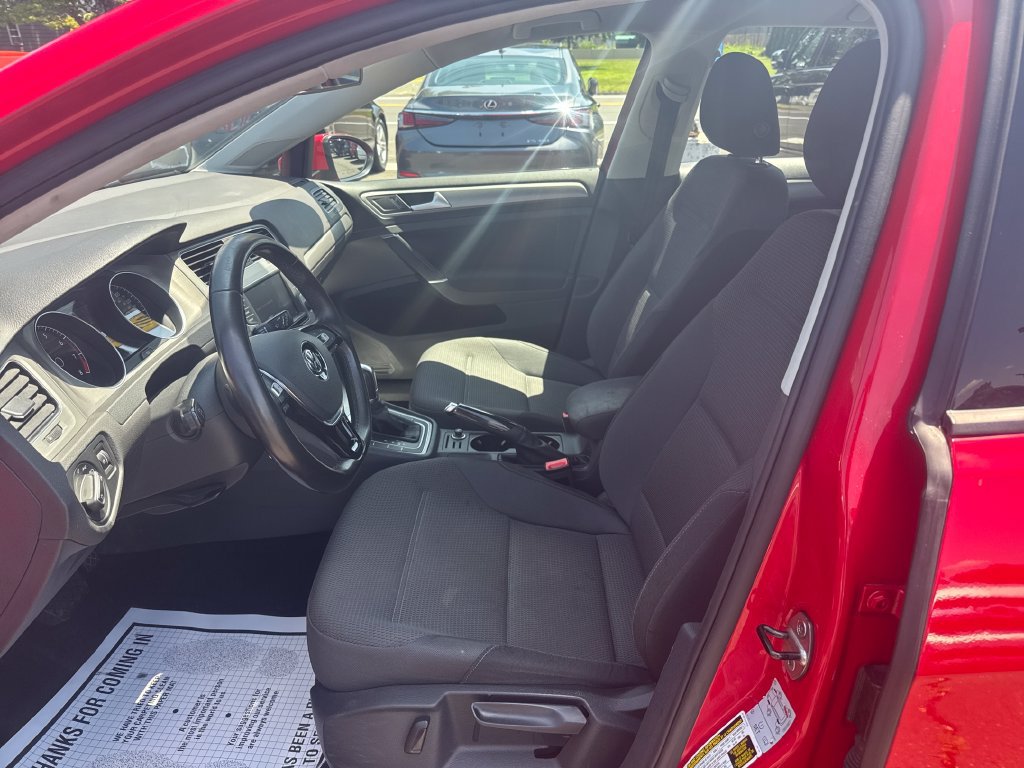 Used 2017 Volkswagen Golf S FWD image 10