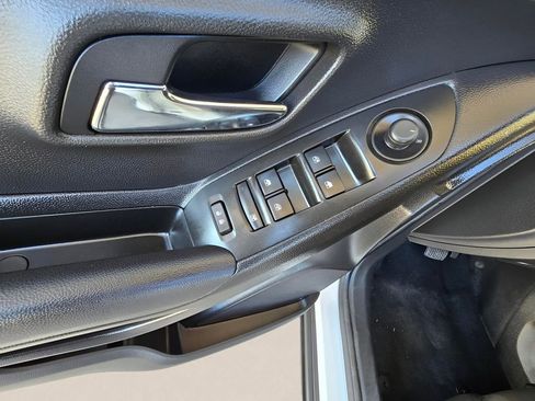 Used 2020 Chevrolet Trax LS image 40