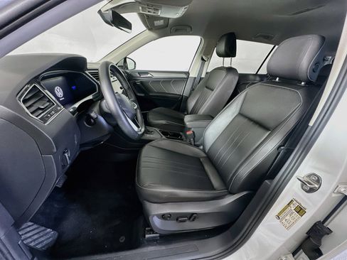 Used 2023 Volkswagen Tiguan SE FWD image 13
