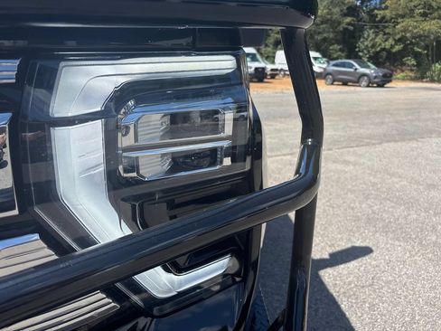 Used 2025 Chevrolet Silverado 3500 High Country w/ Technology Package AWD/4WD image 9