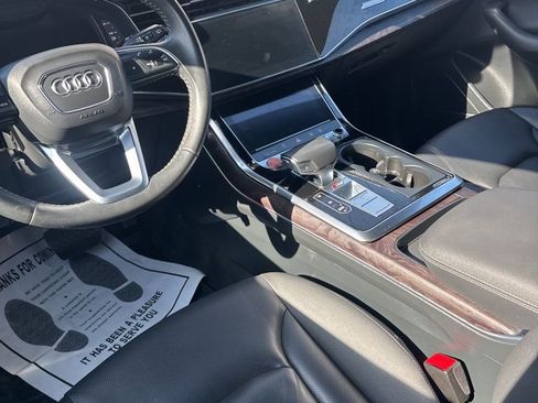 Used 2019 Audi Q8 Prestige image 8