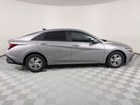 New 2026 Hyundai Elantra SE image 8