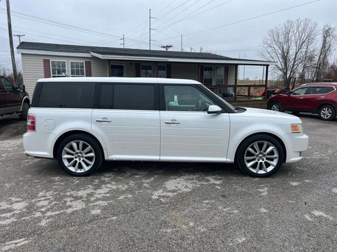 Used 2010 Ford Flex SEL image 2