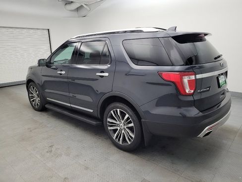 Used 2017 Ford Explorer Platinum image 3