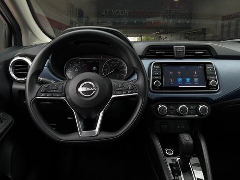 Used 2025 Nissan Versa SV FWD image 14