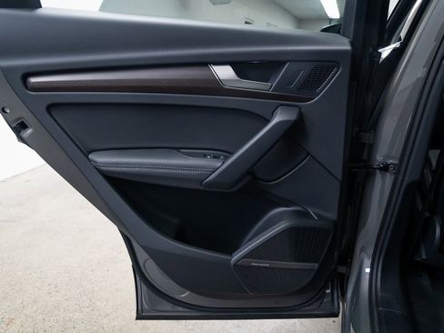 Used 2025 Audi Q5 e Premium Plus image 20