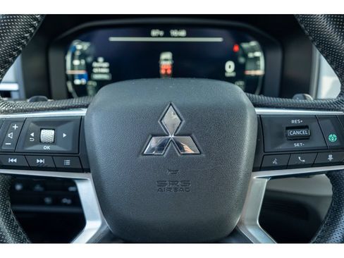 Used 2024 Mitsubishi Outlander SEL AWD/4WD image 18