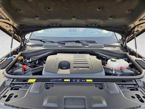 New 2026 Land Rover Range Rover SE image 17