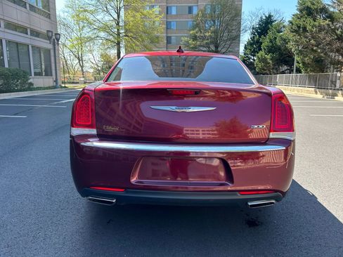 Used 2016 Chrysler 300 Limited RWD image 6
