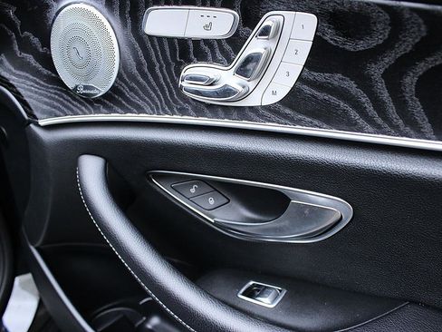 Used 2018 Mercedes-Benz E 300 image 17