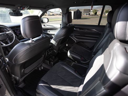 Used 2021 Jeep Grand Cherokee L Laredo AWD/4WD image 14