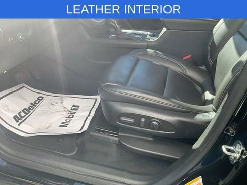 Used 2023 Chevrolet Traverse LT image 23