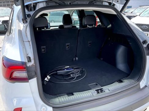 Used 2025 Ford Escape SE w/ PHEV Premium Package FWD image 18