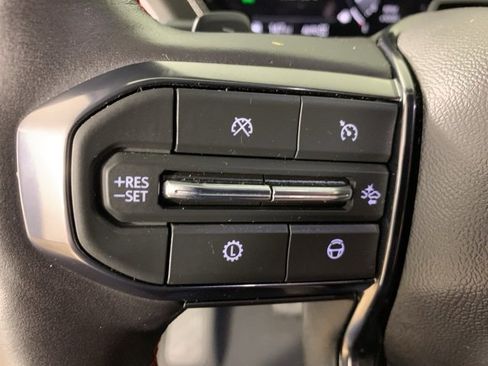 Used 2025 GMC Yukon XL AT4 Ultimate image 24