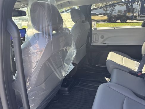 New 2025 Toyota Sienna XLE image 26