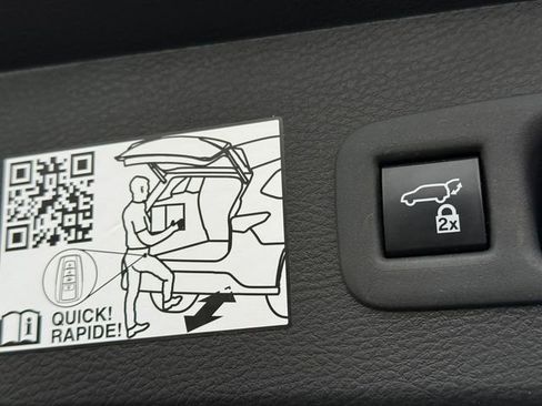 Certified 2021 Toyota Sienna Platinum image 41