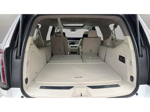 Certified 2025 Cadillac Escalade ESV Premium Luxury Platinum w/ LPO, Floor Liner Package AWD/4WD image 34