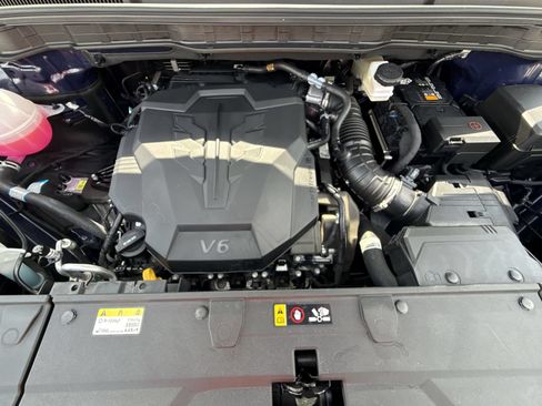 Used 2026 Kia Carnival FWD image 17
