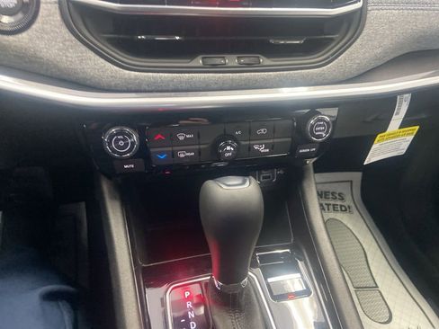 New 2026 Jeep Compass Latitude image 24