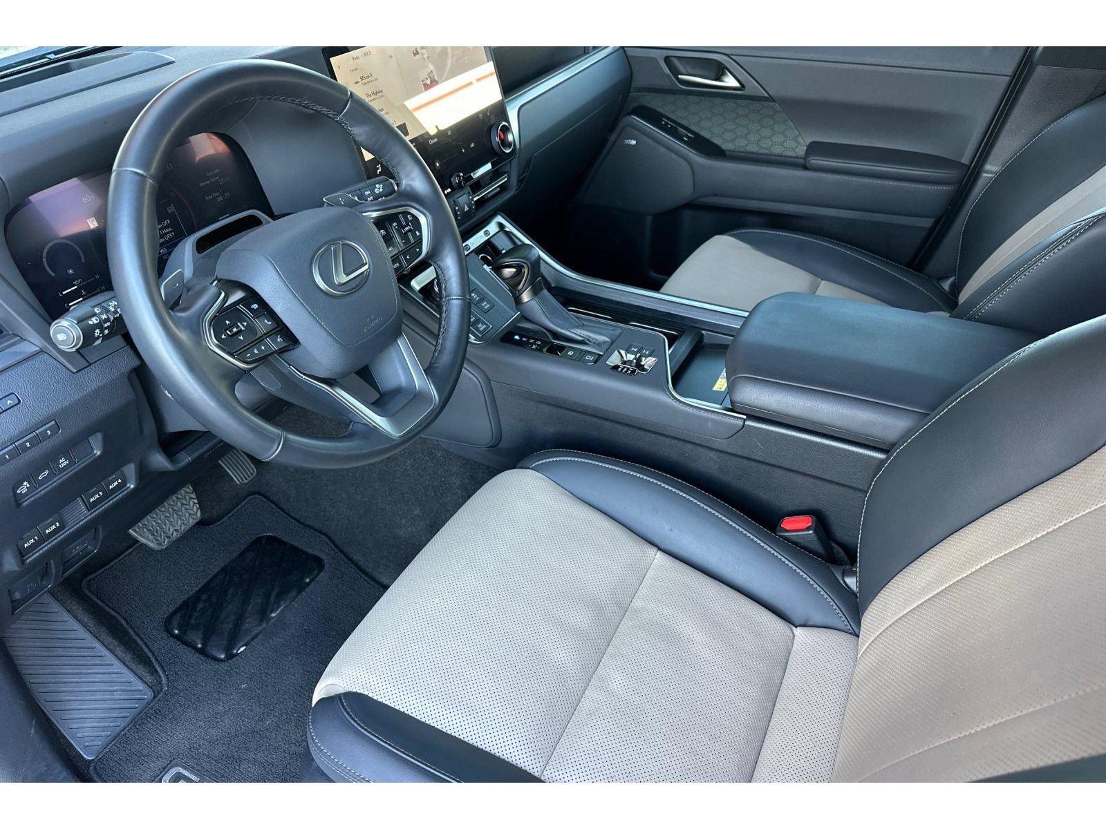 Used 2025 Lexus GX 550 w/ Accessory Package (CT) AWD/4WD image 10