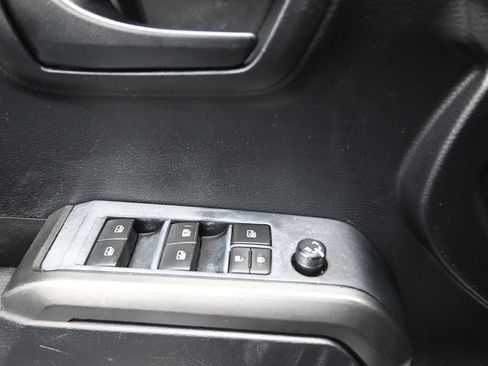 Used 2020 Toyota Tacoma SR5 RWD image 14
