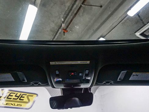 Used 2025 Lexus IS 350 F Sport image 12