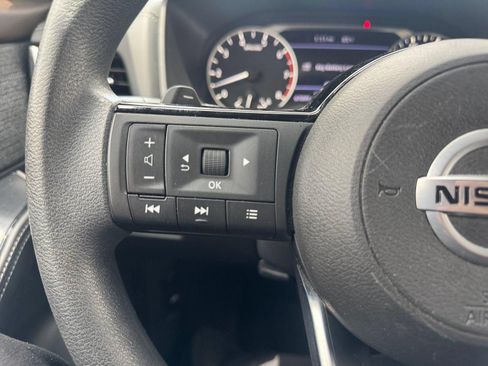Used 2021 Nissan Rogue SV FWD image 22