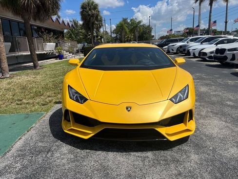 Used 2020 Lamborghini Huracan EVO AWD/4WD image 3