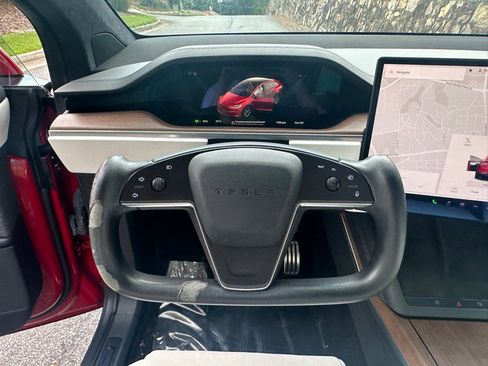 Used 2022 Tesla Model X image 26