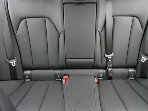 Used 2024 BMW 330i xDrive Sedan image 13