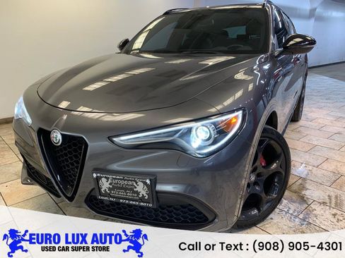 Used 2023 Alfa Romeo Stelvio Veloce image 1