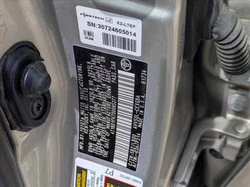 Used 2013 Toyota Camry XLE w/ Leather Pkg image 16