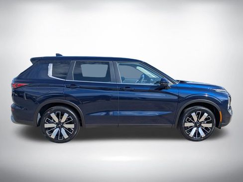 New 2026 Mitsubishi Outlander SE AWD/4WD image 2