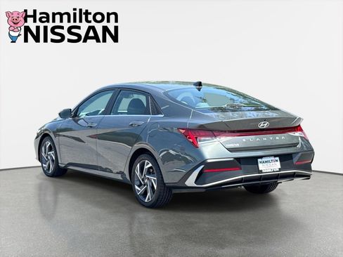 Used 2025 Hyundai Elantra SEL FWD image 4