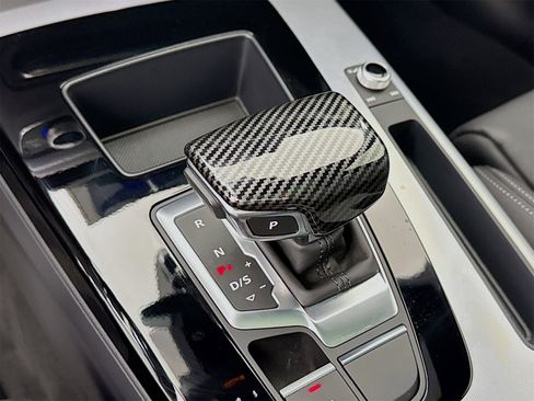 Used 2024 Audi Q5 2.0T Premium image 17