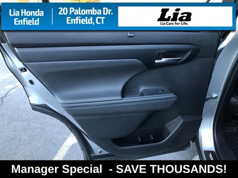 Used 2023 Toyota Highlander XLE image 27
