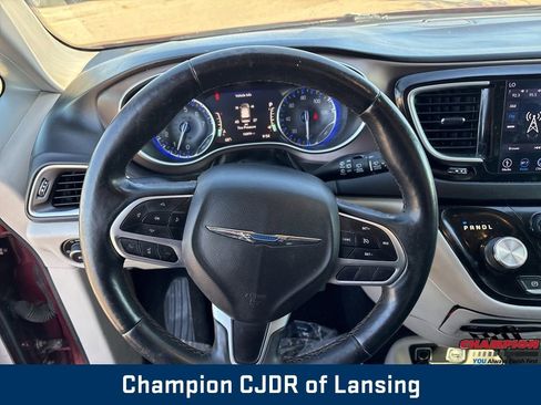 Used 2018 Chrysler Pacifica Touring-L Plus w/ Tire & Wheel Group image 24