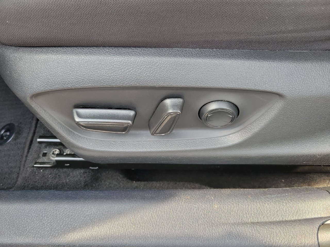 Used 2022 Toyota Camry LE FWD image 17