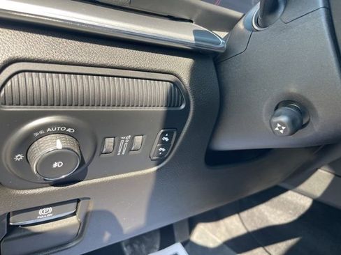 Used 2023 Jeep Wagoneer Series II AWD/4WD image 19