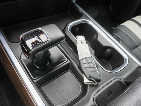 Used 2022 Chevrolet Silverado 1500 RST AWD/4WD image 23