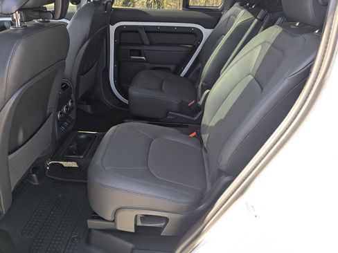 New 2026 Land Rover Defender 130 X-Dynamic SE image 24