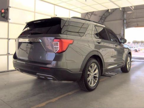Used 2021 Ford Explorer XLT w/ Equipment Group 202A RWD image 9