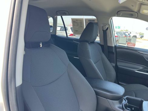 Used 2025 Toyota RAV4 LE FWD image 29