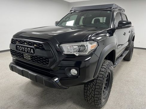 Used 2021 Toyota Tacoma TRD Off-Road image 5