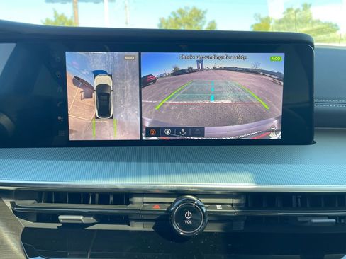 New 2025 Nissan Murano SL image 9