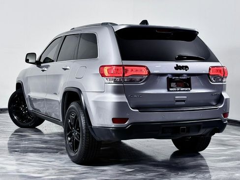 Used 2018 Jeep Grand Cherokee Laredo image 11