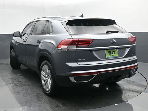 Used 2022 Volkswagen Atlas Cross Sport SE image 4