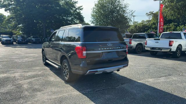 Used 2024 Ford Expedition XLT AWD/4WD image 3