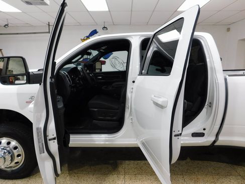 Used 2024 RAM 3500 Big Horn w/ Level 1 Equipment Group image 32